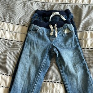 Lot of two pairs of gap slim jeans